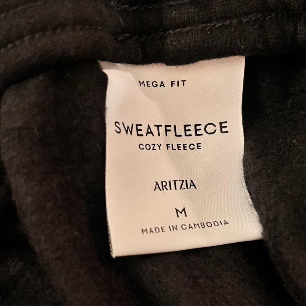 π- Aritzia Cozy Sweatfleece Mega Straight Sweatpant. Black. Size: Medium - Picture 14 of 16